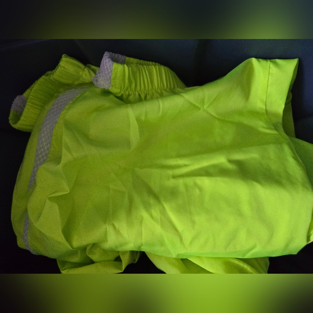 Neon Yellow Reflective Crop Hoodie Jogger Set - Women - Picture 3 of 3